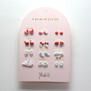 YUKO.B: Καρτέλα με 12 ζευγάρια σκουλαρίκια - A Year of Red Poetry